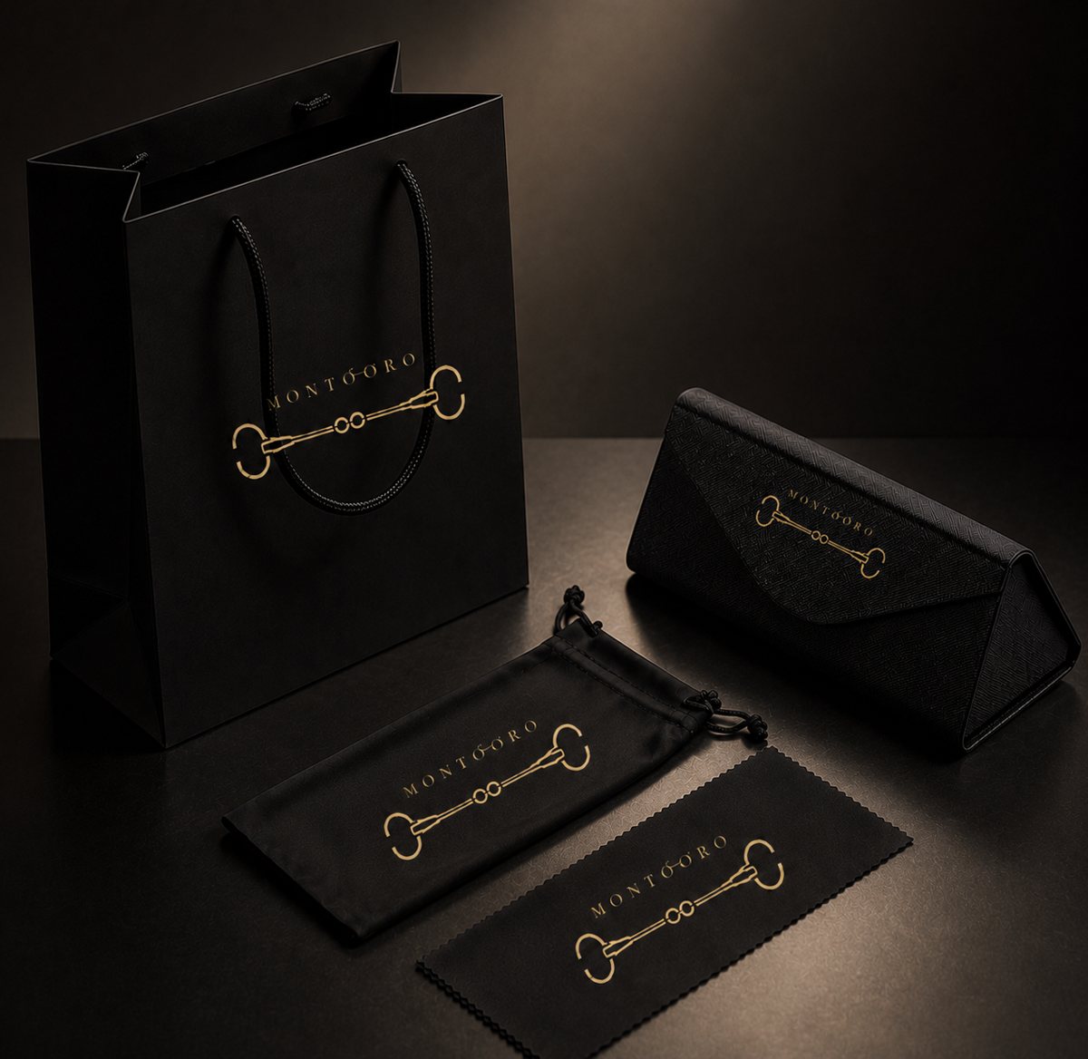 Empaque MONTOORO: bolsa, estuche, funda y paño con el bocado en oro